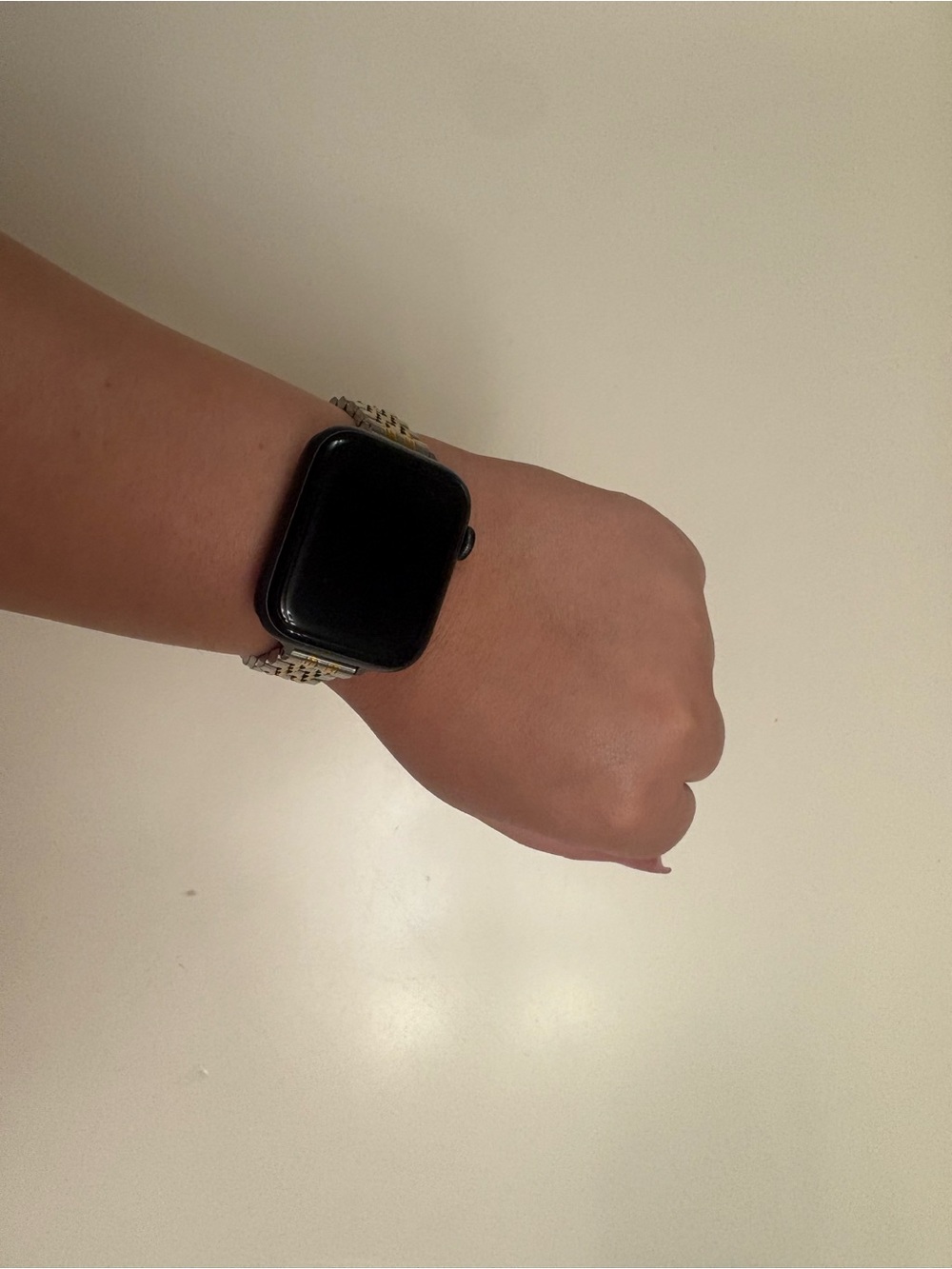 Grey Smartwatch with mixed metal Band